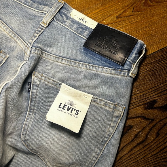 Levi's Faded Denim Jeans - Picture 3 of 4